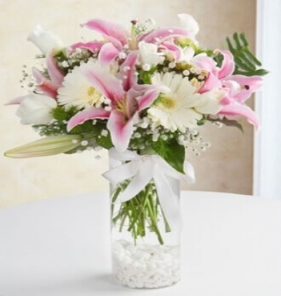 cam vazoda 7 beyaz gül zerafeti Çiçeği & Ürünü Esinti 