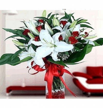  30 adet beyaz gül buketi Çiçeği & Ürünü Kırmızı Gül ve Lilyum Zerafet 