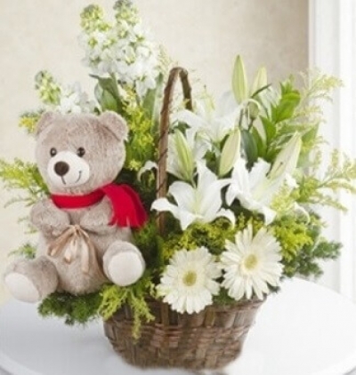 vazoda papatyalar ve güller Çiçeği & Ürünü Ayıcıklı Sepette Lilyum ve Gerberalar 